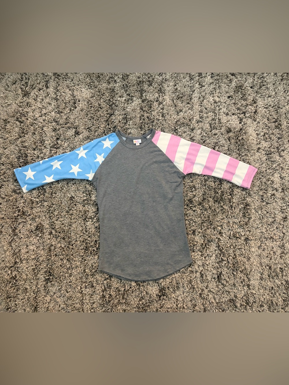 🇺🇸 LuLaRoe Unisex Tee - Gray Body with Americana Stars & Stripes Sleeves